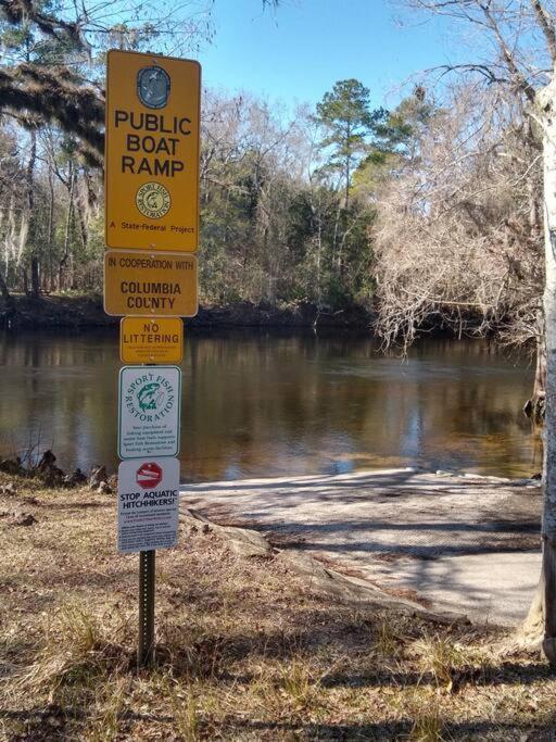 Huck'S Hideaway Near The Santa Fe River Fort White エクステリア 写真